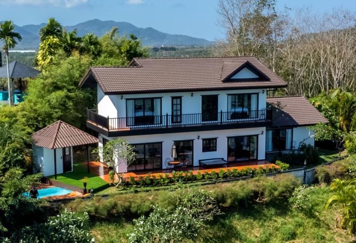 Colonial-Style Family Home with Stunning Sea Views in Cape Yamu