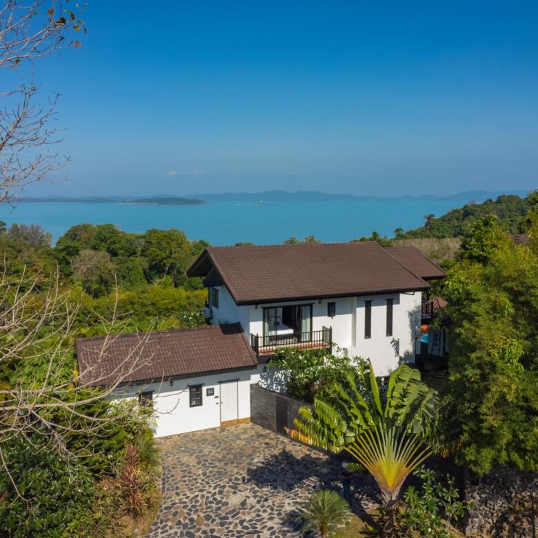 Colonial-Style Family Home with Stunning Sea Views in Cape Yamu
