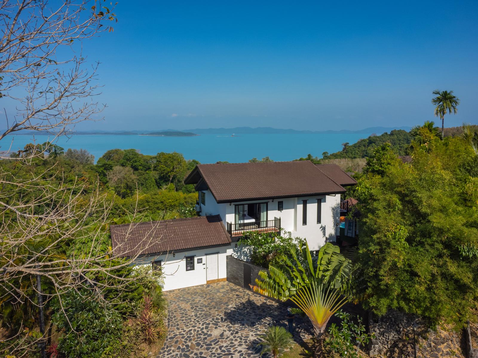 Colonial-Style Family Home with Stunning Sea Views in Cape Yamu