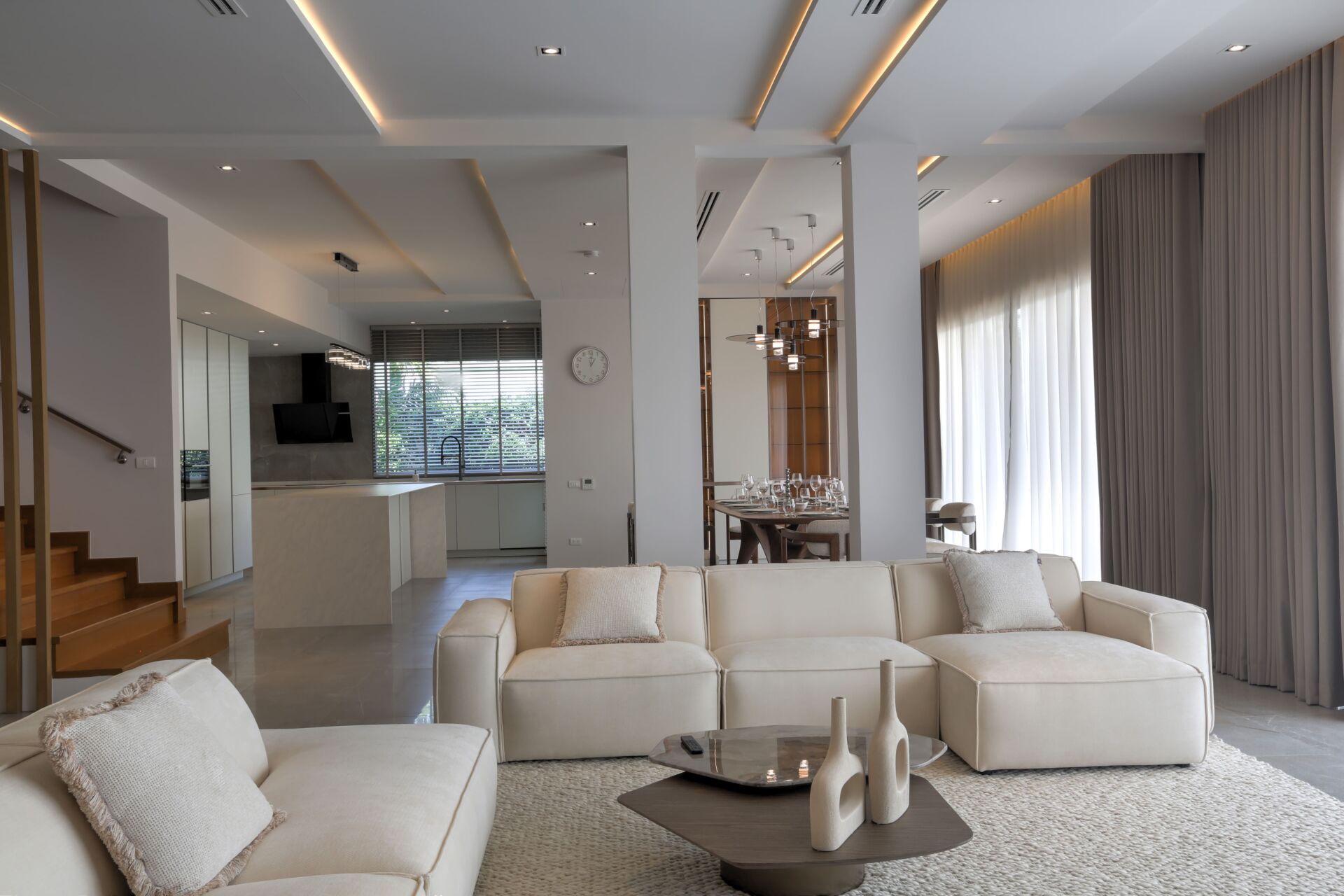 1-12 LIV ROOM