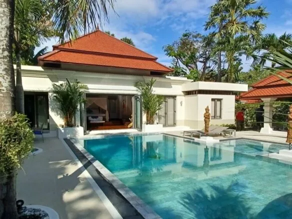 Sai Taan: Newly Renovated 4-Bedroom Villa with Spa Room near Laguna Phuket
