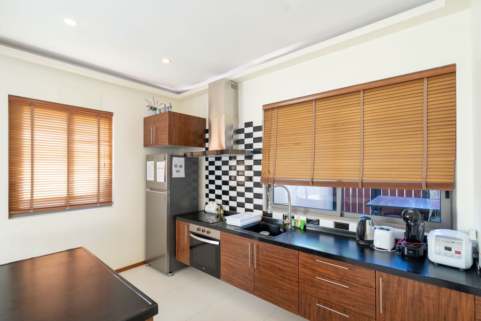 Sequoia-05-Kitchen-01