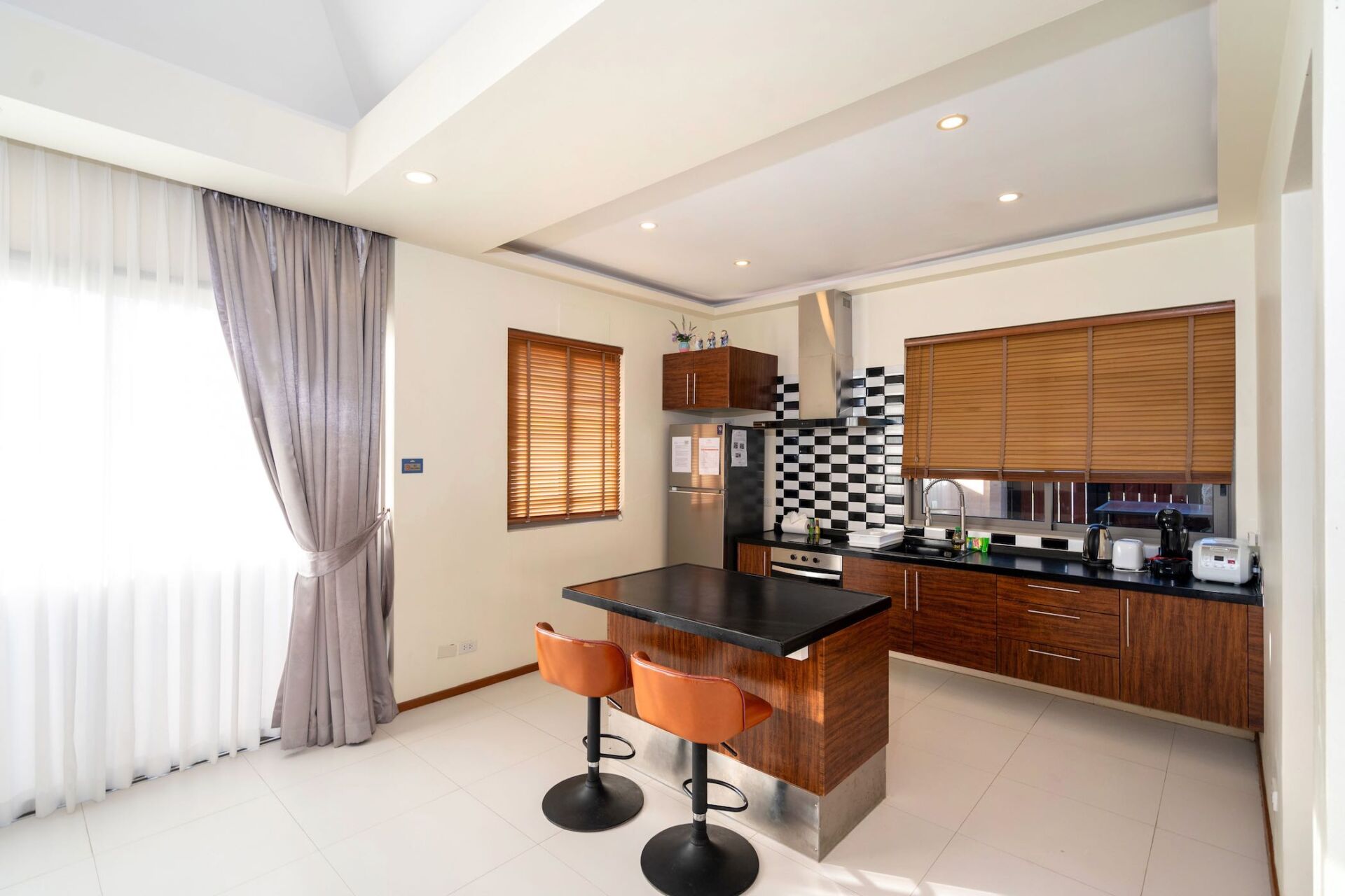 Sequoia-05-Kitchen-02