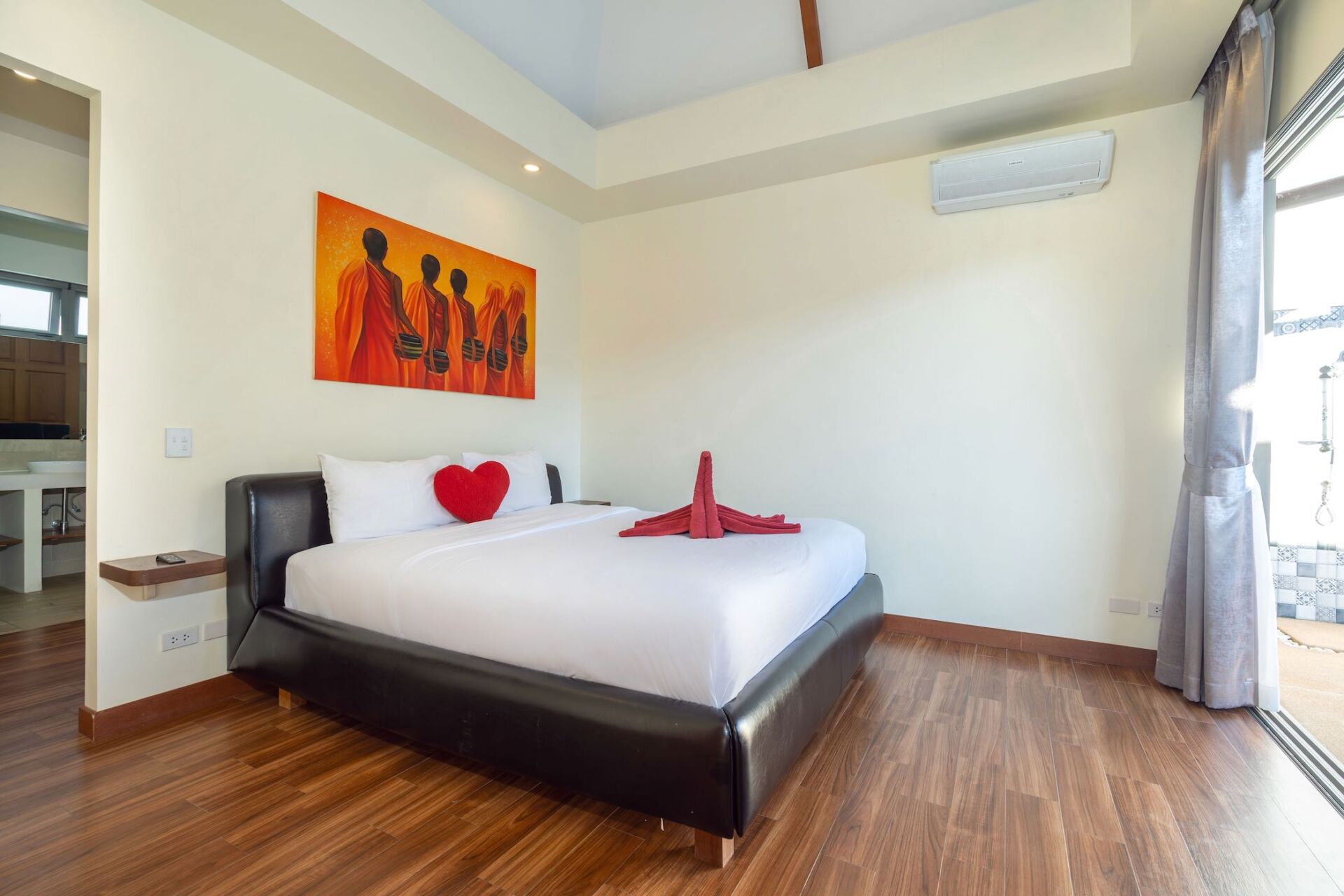 Sequoia-10-Bedroom 1-01