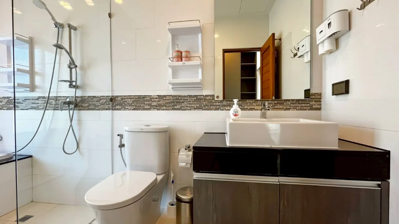 Casa Rivera: Modern 4-Bedroom Private Pool Villa for Rent in Ko Kaeo, Phuket