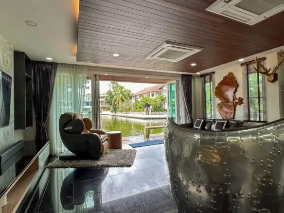 Modern 2-Bedroom Villa for Rent at Boat Lagoon, Phuket
