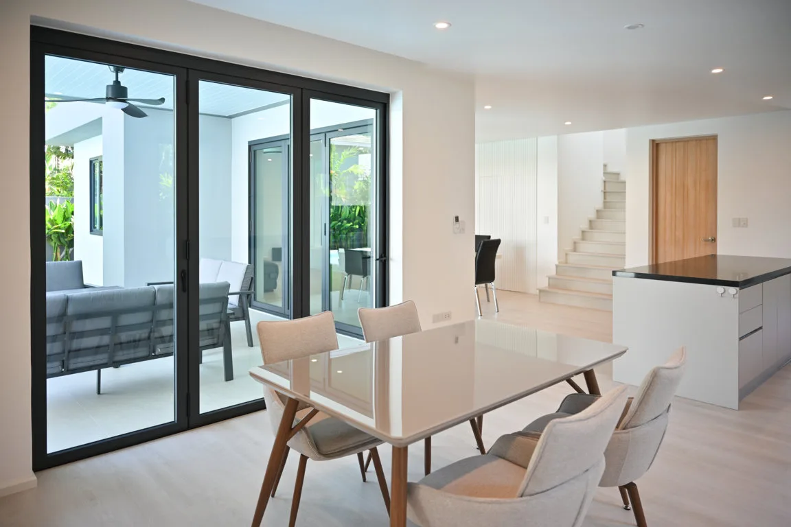 E-Breakfast Room-2 (FILEminimizer) Contemporary 4-Bedroom Pool Villa for Long-Term Rent in Cherngtalay