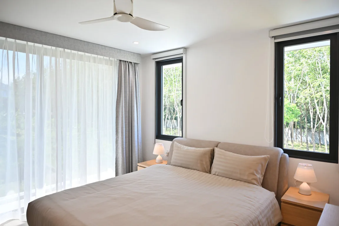 G-Bed2-1 (FILEminimizer) Contemporary 4-Bedroom Pool Villa for Long-Term Rent in Cherngtalay