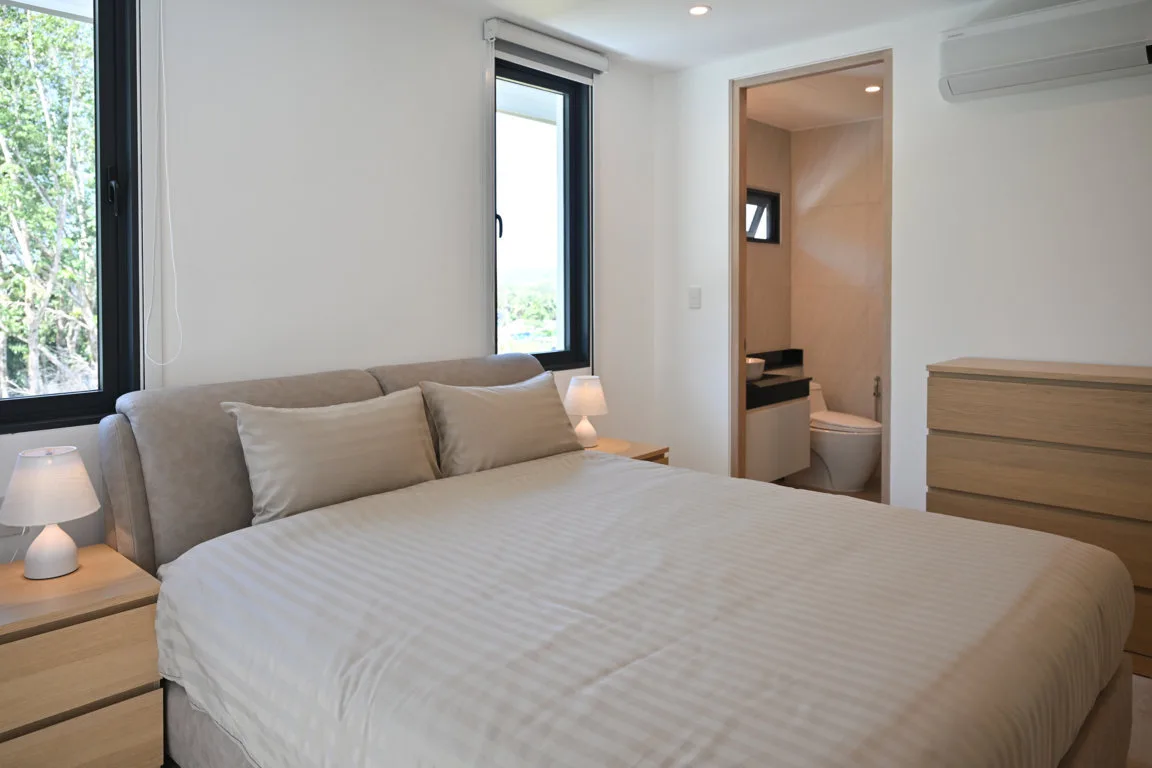 G-Bed2-4 (FILEminimizer) Contemporary 4-Bedroom Pool Villa for Long-Term Rent in Cherngtalay