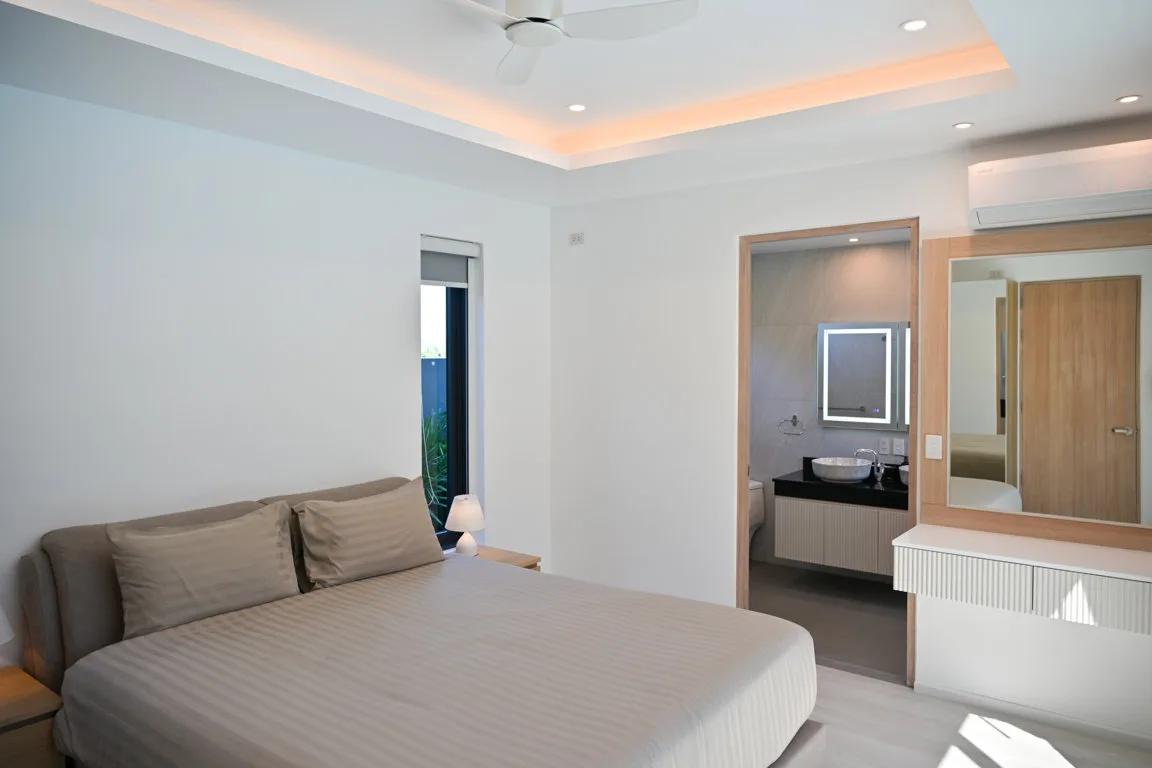 I-Bed4-1 (FILEminimizer) Contemporary 4-Bedroom Pool Villa for Long-Term Rent in Cherngtalay