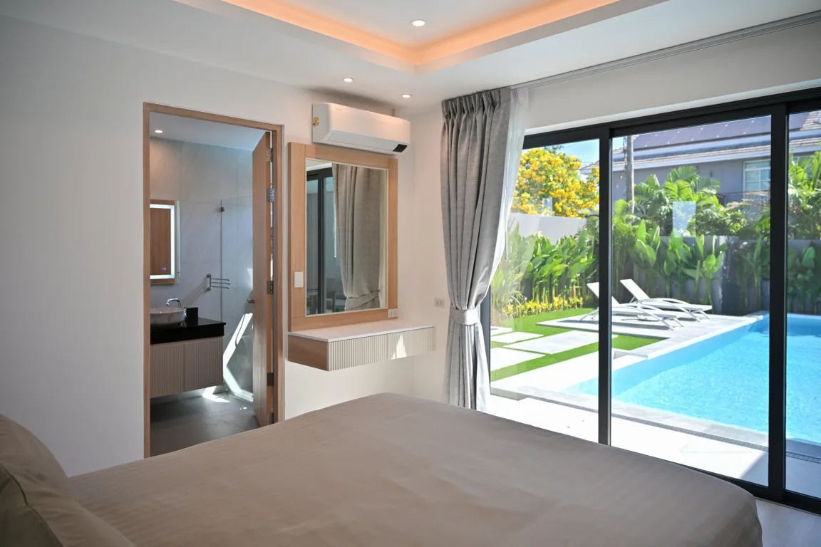 I-Bed4-3 (FILEminimizer) Contemporary 4-Bedroom Pool Villa for Long-Term Rent in Cherngtalay