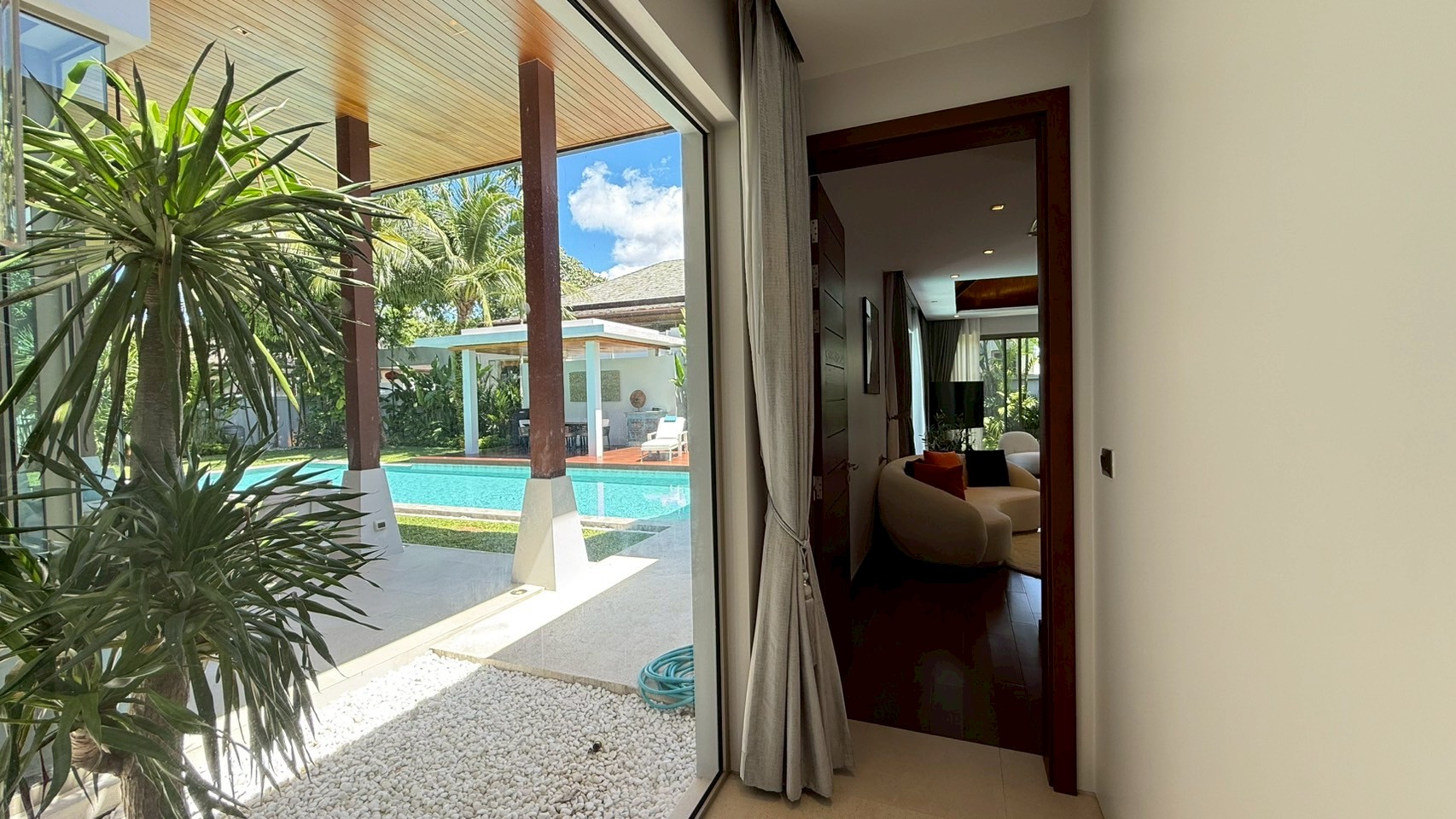 LINE_ALBUM_9568_250509_18