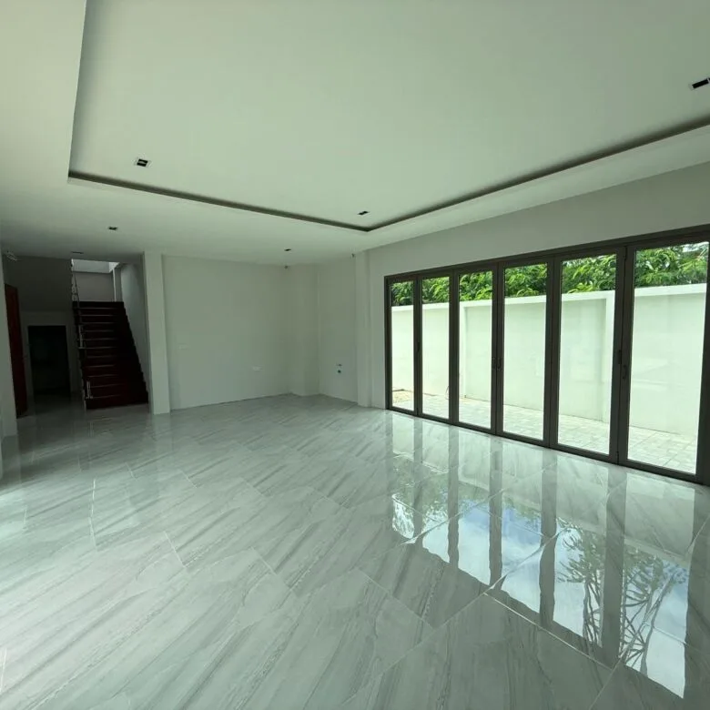 Spacious 5-Bedroom Pool Villa for Sale – Koh Kaew, Phuket