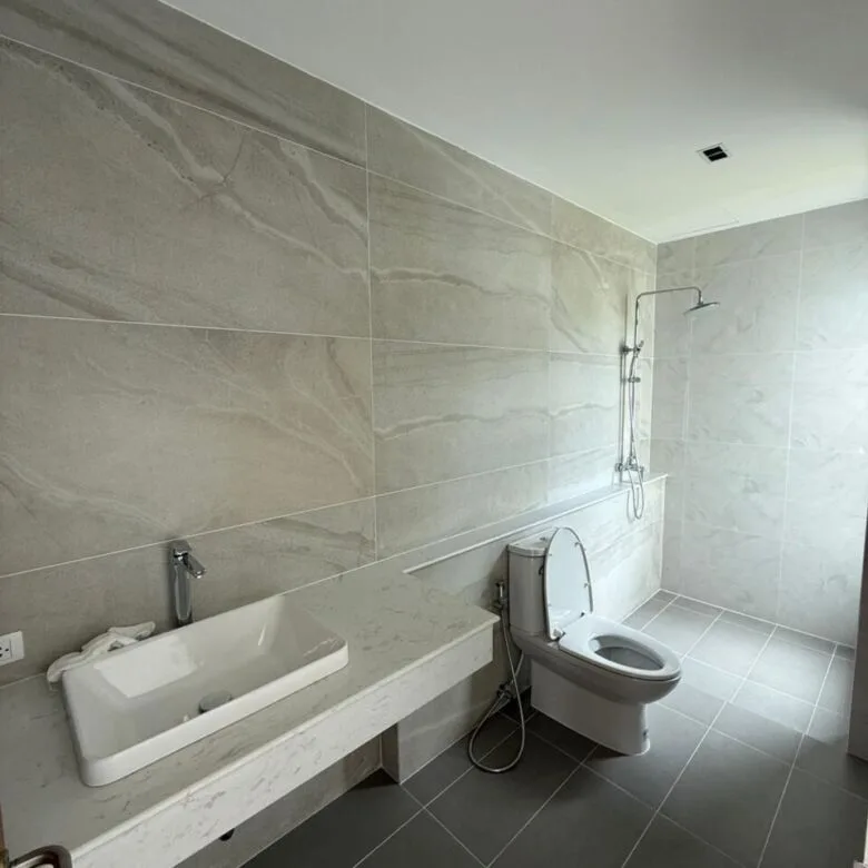 Spacious 5-Bedroom Pool Villa for Sale – Koh Kaew, Phuket
