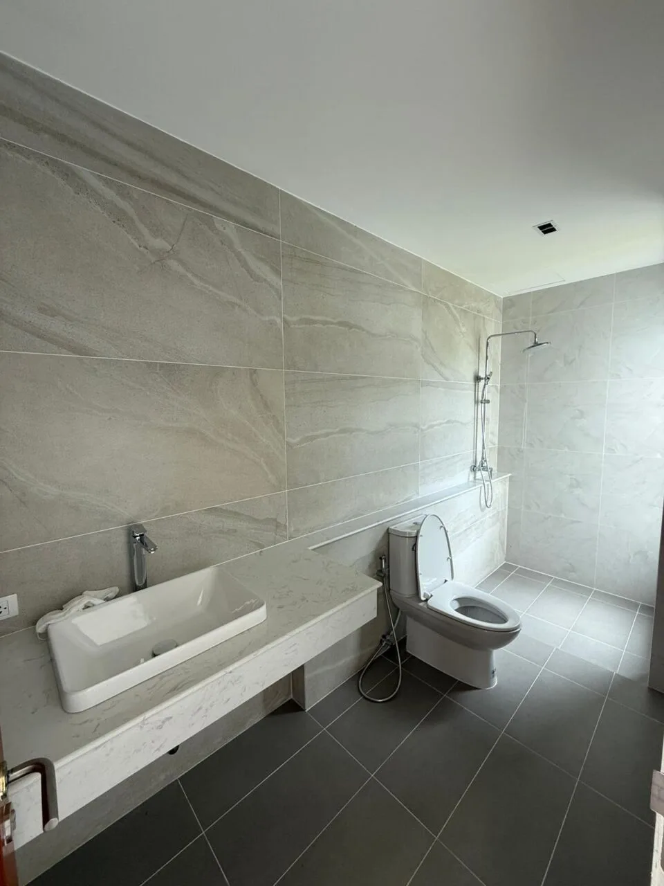 PHOTO-2025-05-14-13-46-28 2 Spacious 5-Bedroom Pool Villa for Sale – Koh Kaew, Phuket