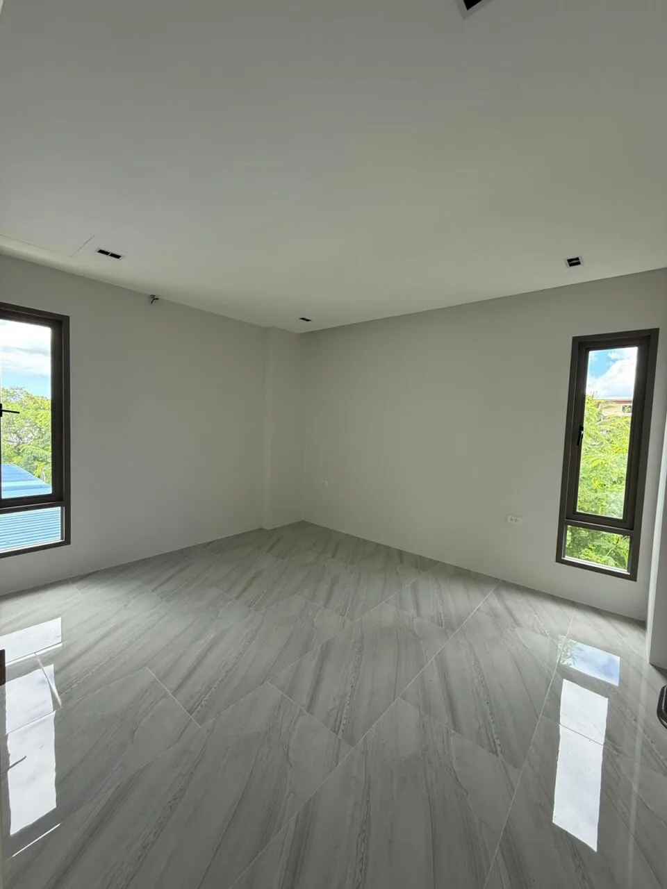 PHOTO-2025-05-14-13-46-29 3 Spacious 5-Bedroom Pool Villa for Sale – Koh Kaew, Phuket