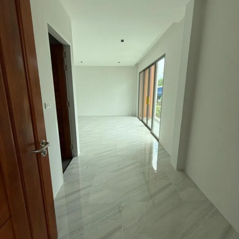 Spacious 5-Bedroom Pool Villa for Sale – Koh Kaew, Phuket