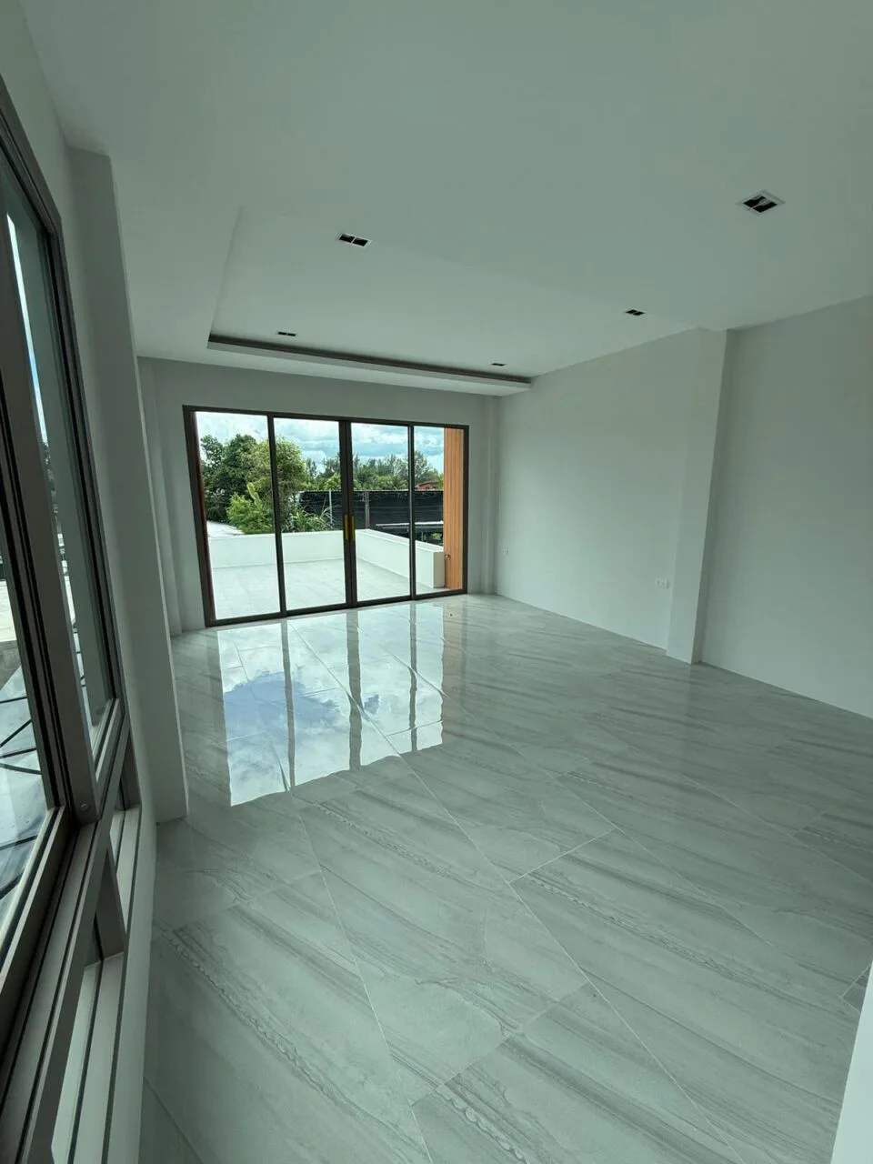 PHOTO-2025-05-14-13-46-31 2 Spacious 5-Bedroom Pool Villa for Sale – Koh Kaew, Phuket