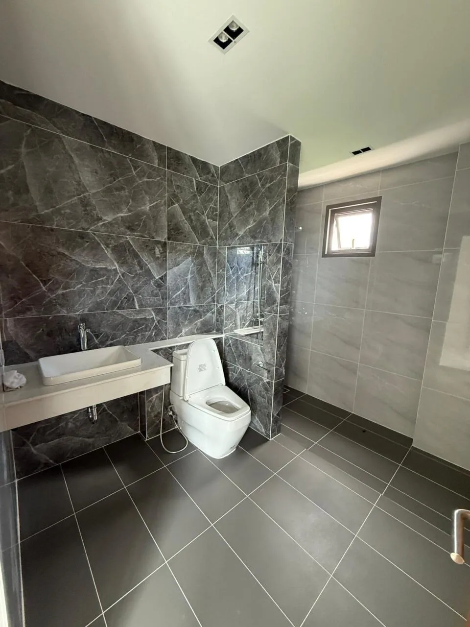 PHOTO-2025-05-14-13-46-31 3 Spacious 5-Bedroom Pool Villa for Sale – Koh Kaew, Phuket