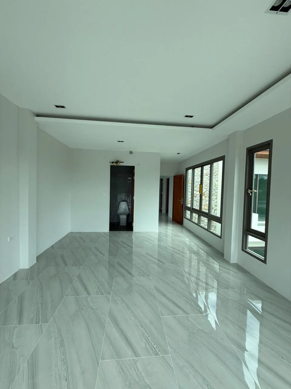 PHOTO-2025-05-14-13-46-32 Spacious 5-Bedroom Pool Villa for Sale – Koh Kaew, Phuket