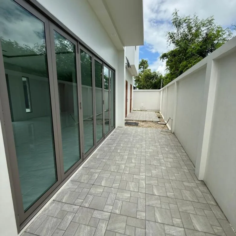 Spacious 5-Bedroom Pool Villa for Sale – Koh Kaew, Phuket
