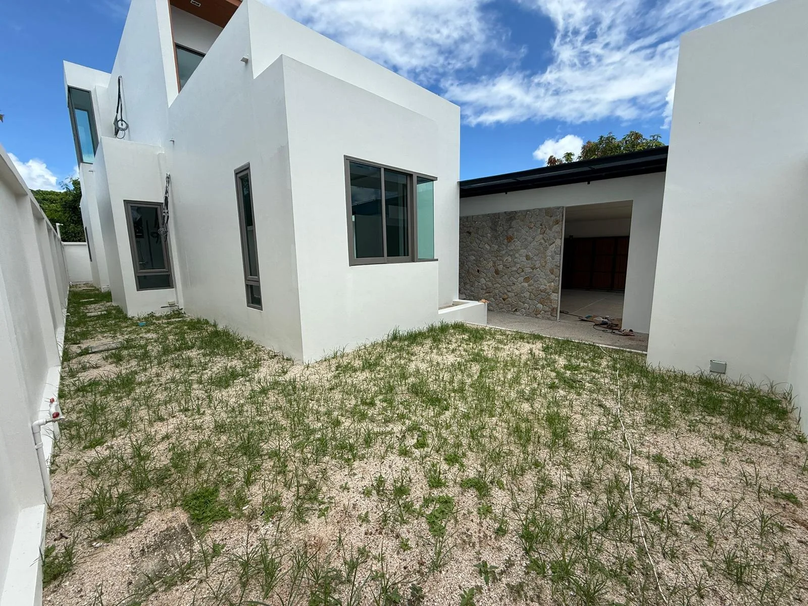 PHOTO-2025-05-14-13-46-34 Spacious 5-Bedroom Pool Villa for Sale – Koh Kaew, Phuket