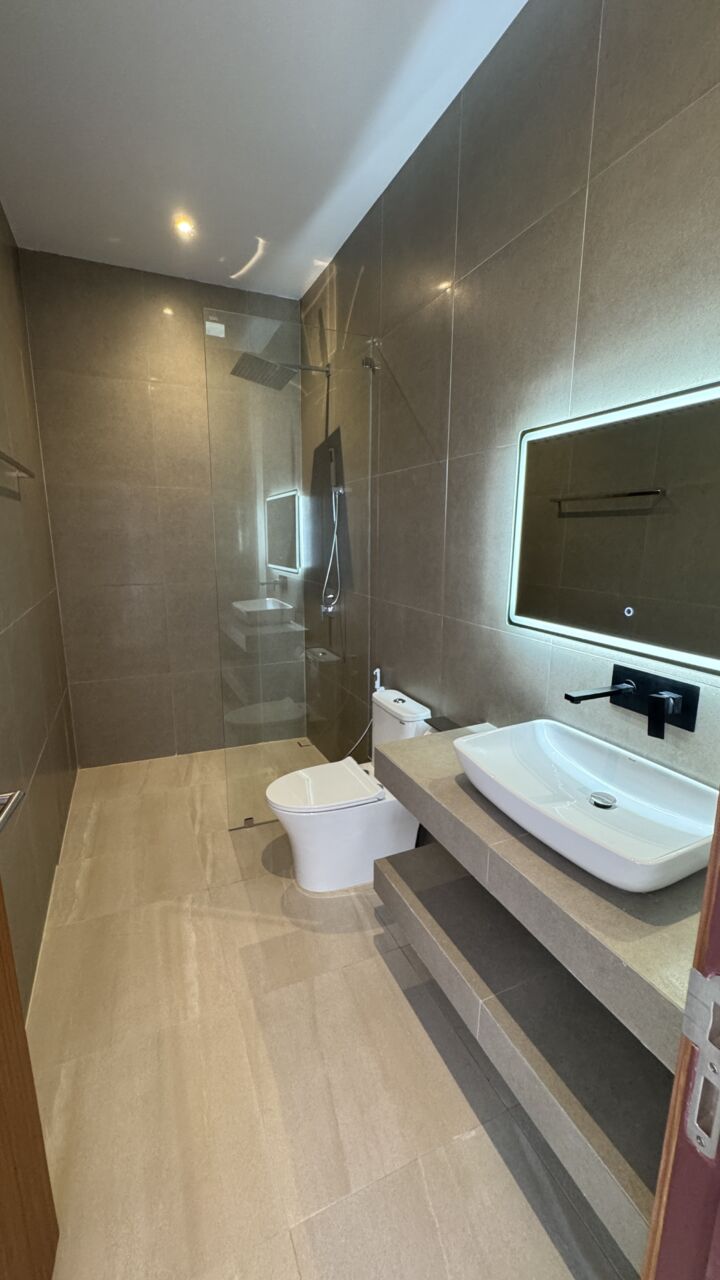 Bathroom 2_5782