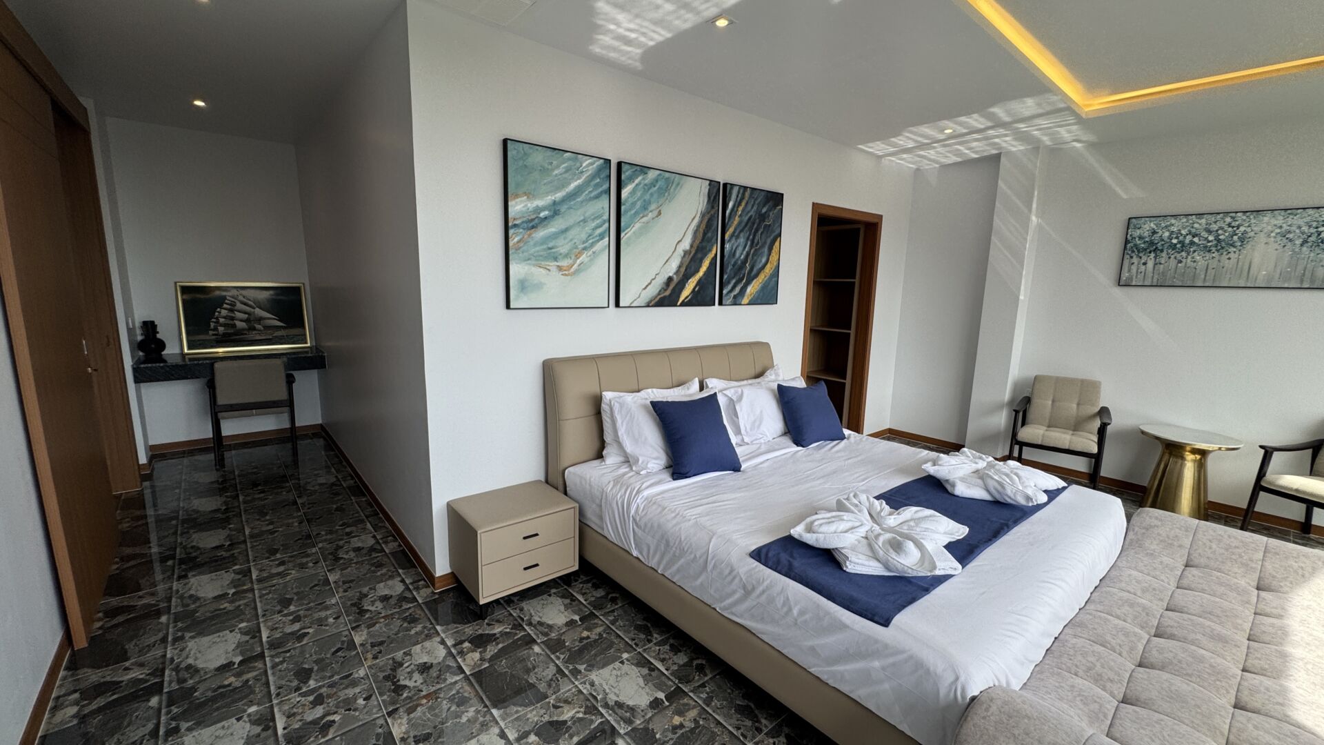 Bedroom 1_5784