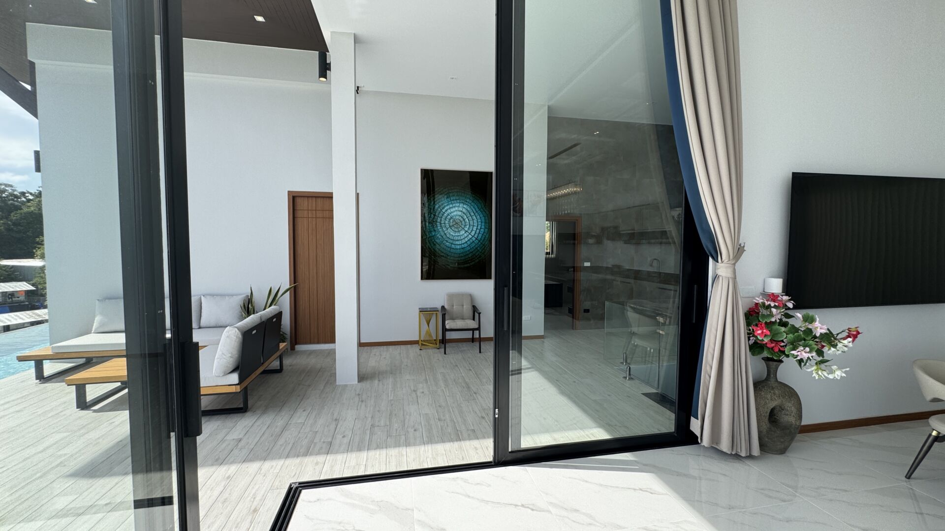 Living Room and Terrace_5820