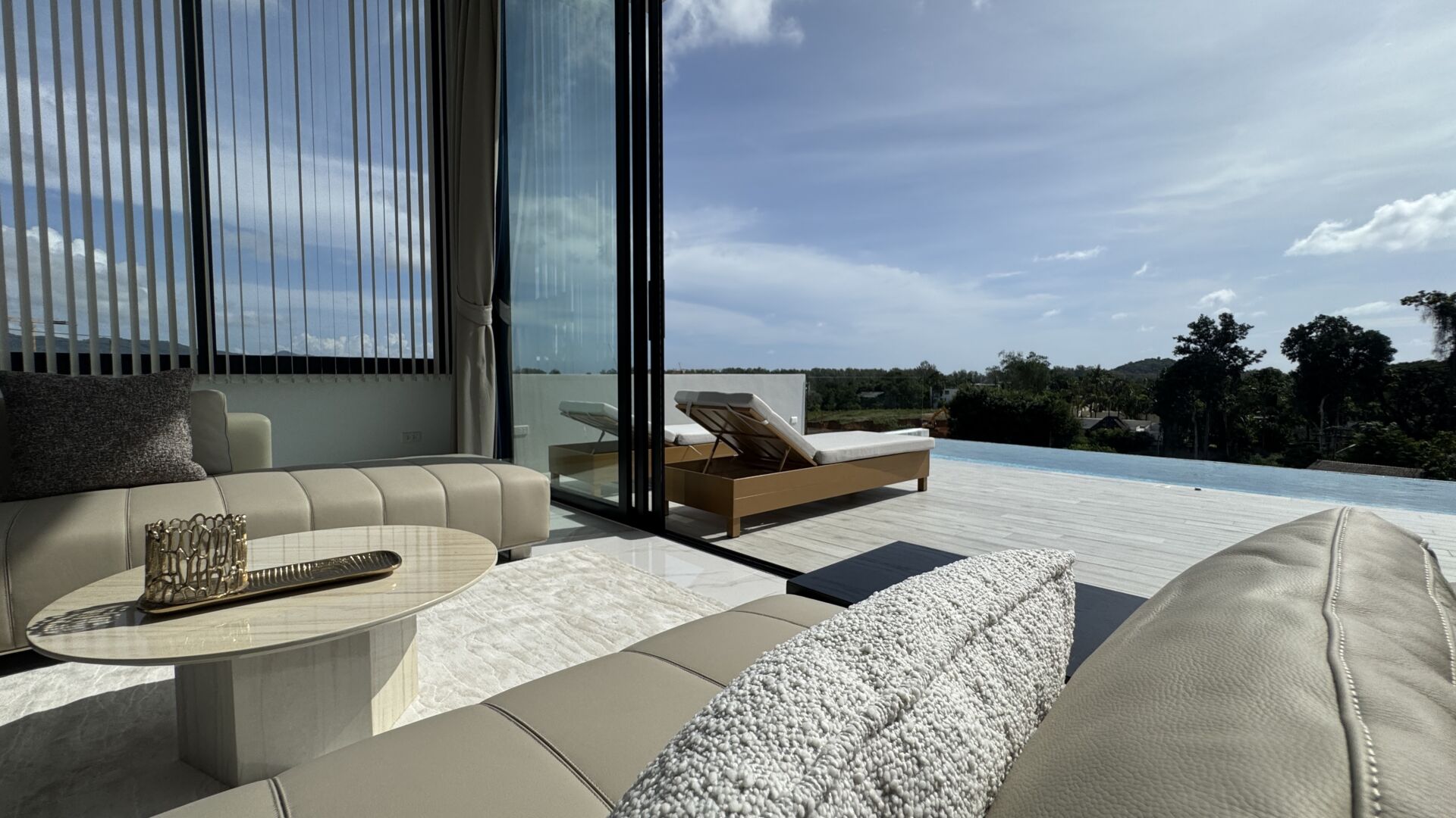 Living Room and Terrace_5824