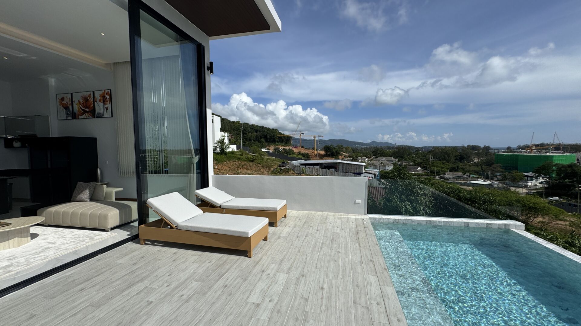 Terrace and Pool_5836