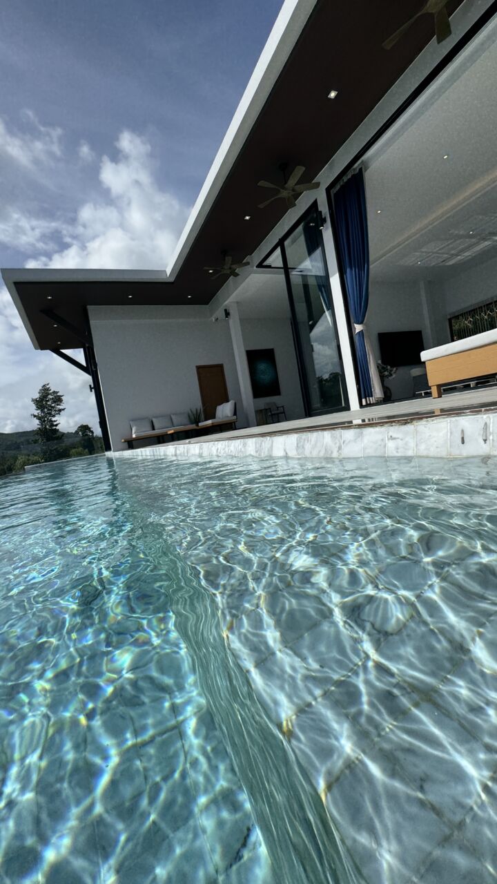 Terrace and Pool_5841