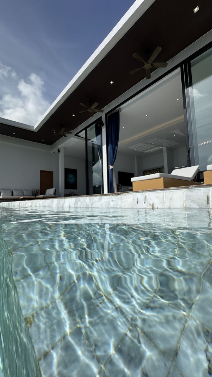 Terrace and Pool_5842
