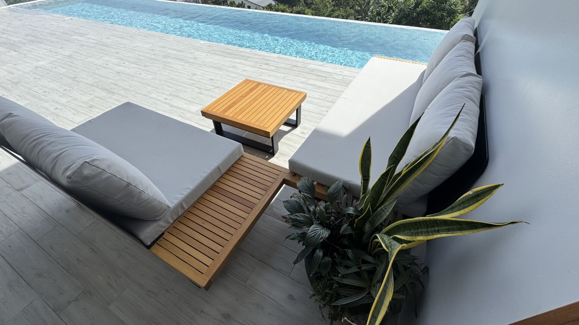 Terrace and Pool_5845