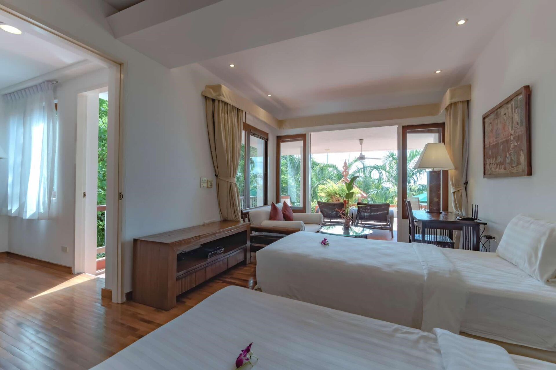 e8dfdf3c-c3d0-4dbb-bb51-bff3eac979b3