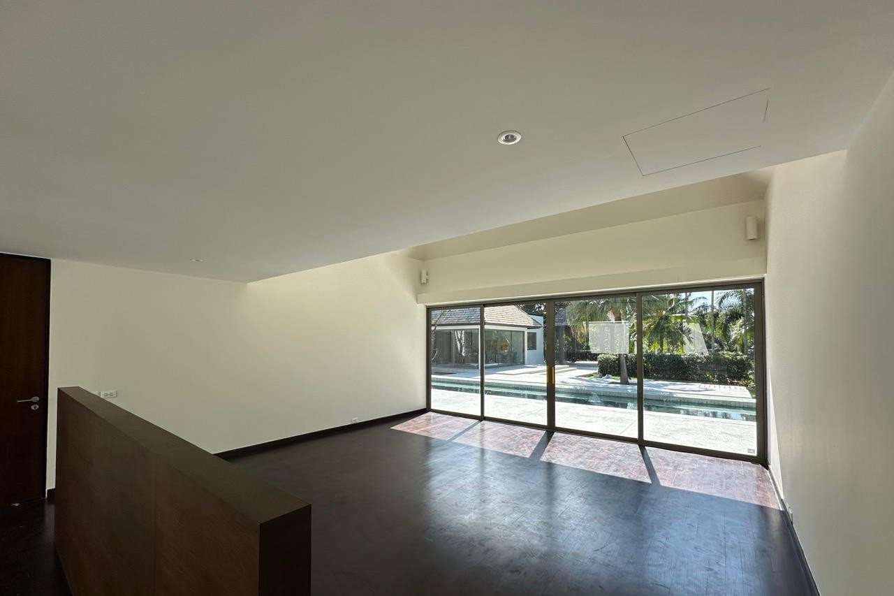 WhatsApp Image 2026-01-04 at 09.46.19 (1)