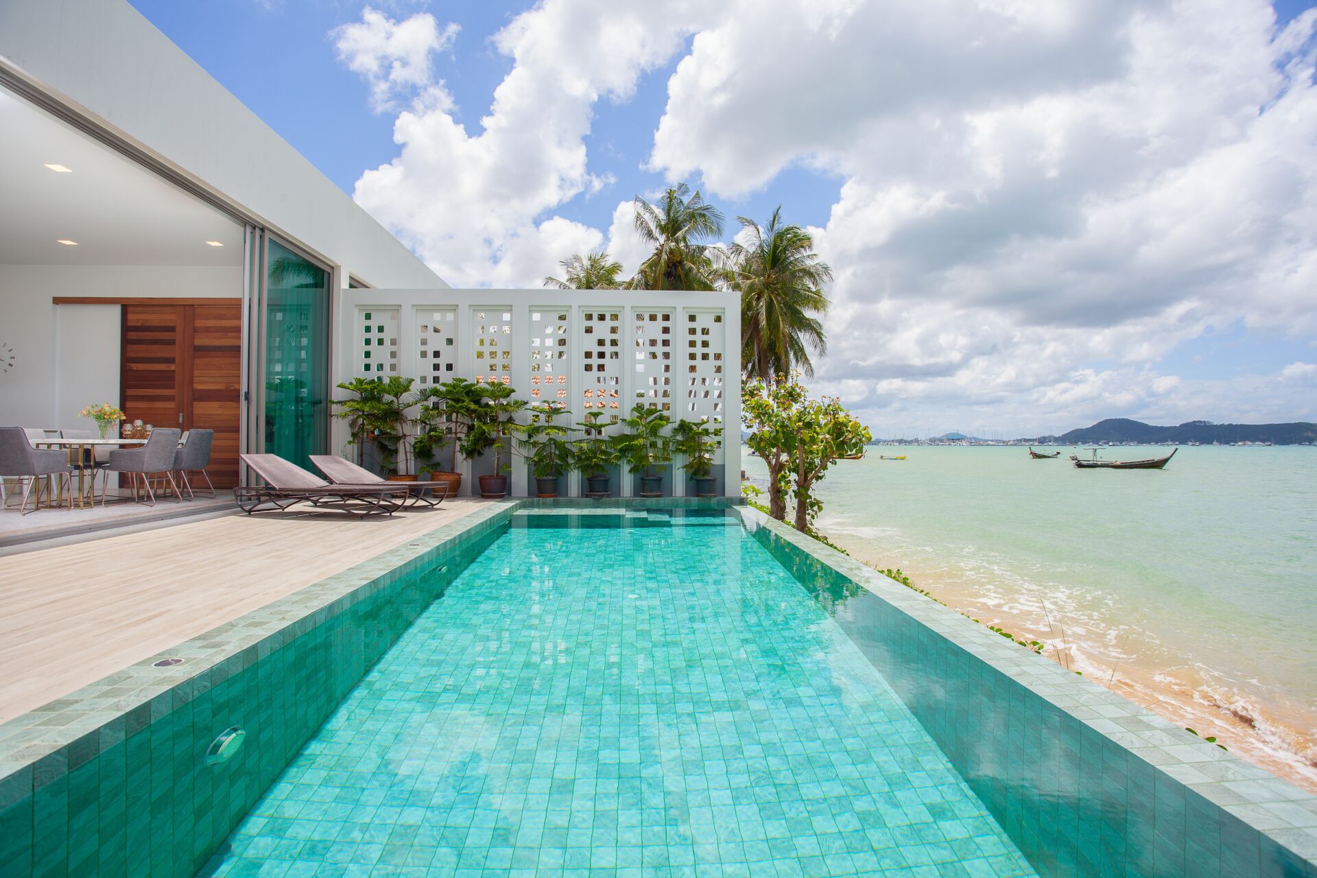 01_3-Bedroom Signature Beachfront Pool Villa 3-Bedroom Signature Beachfront Pool Villa for Rent in Rawai, Phuket