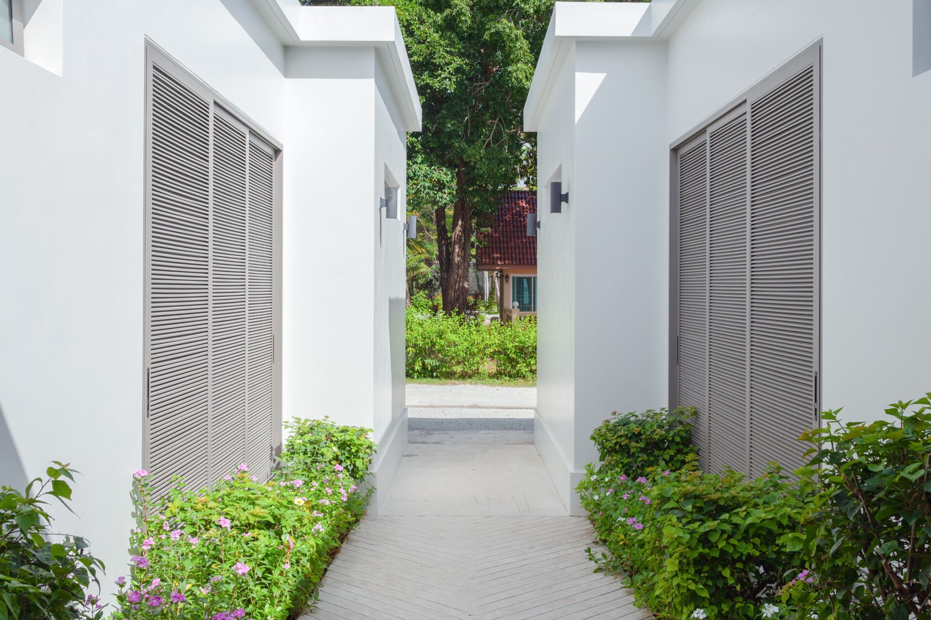 07_3-Bedroom Signature Beachfront Pool Villa 3-Bedroom Signature Beachfront Pool Villa for Rent in Rawai, Phuket
