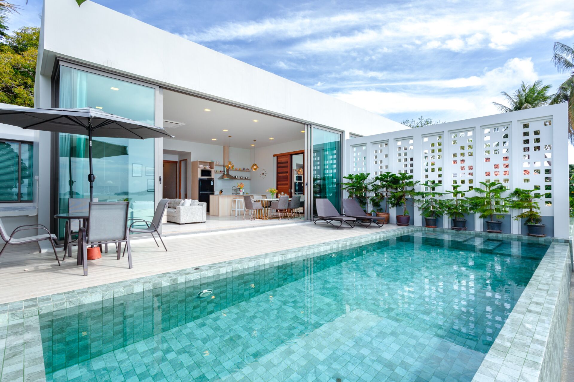 08_3-Bedroom Signature Beachfront Pool Villa 3-Bedroom Signature Beachfront Pool Villa for Rent in Rawai, Phuket