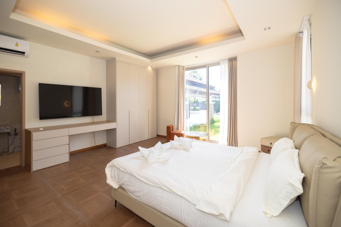Luxury 5-Bedroom Pool Villa for Rent in Bang Tao, Phuket