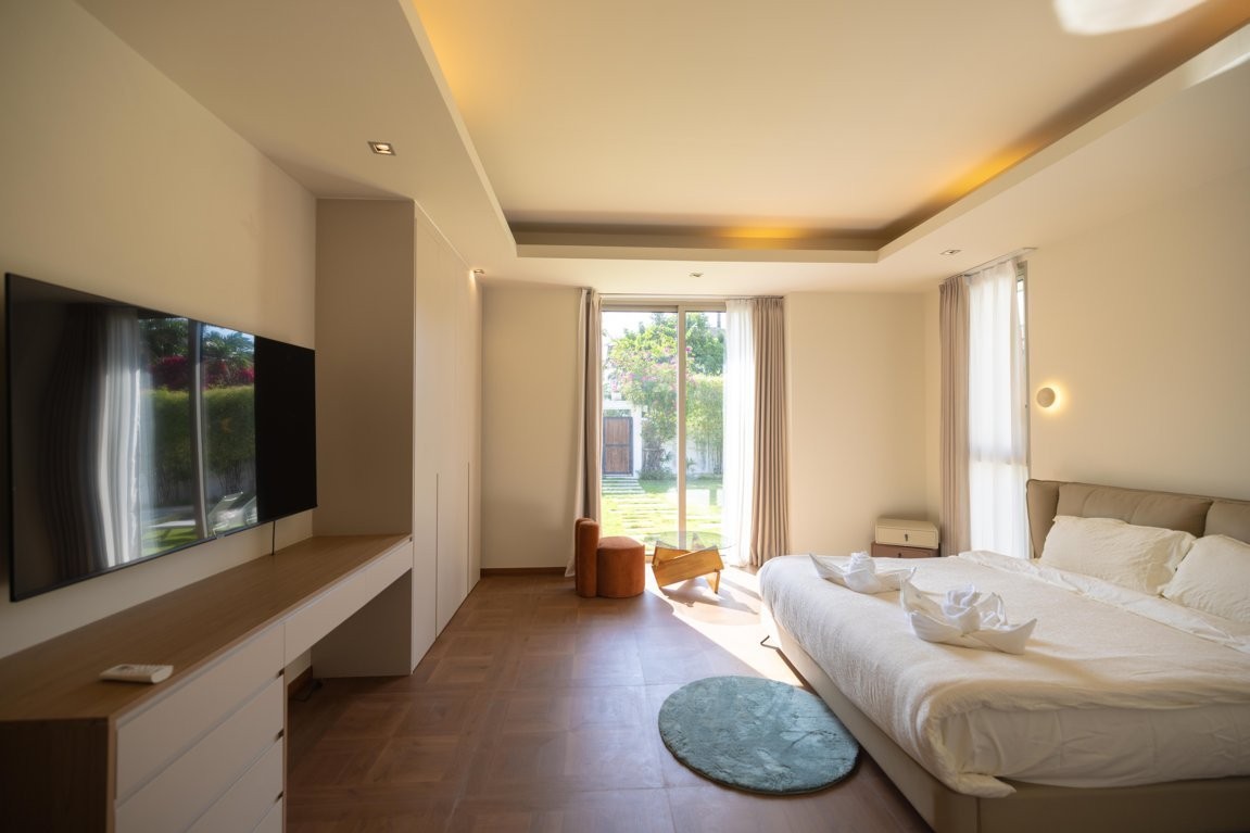 Luxury 5-Bedroom Pool Villa for Rent in Bang Tao, Phuket