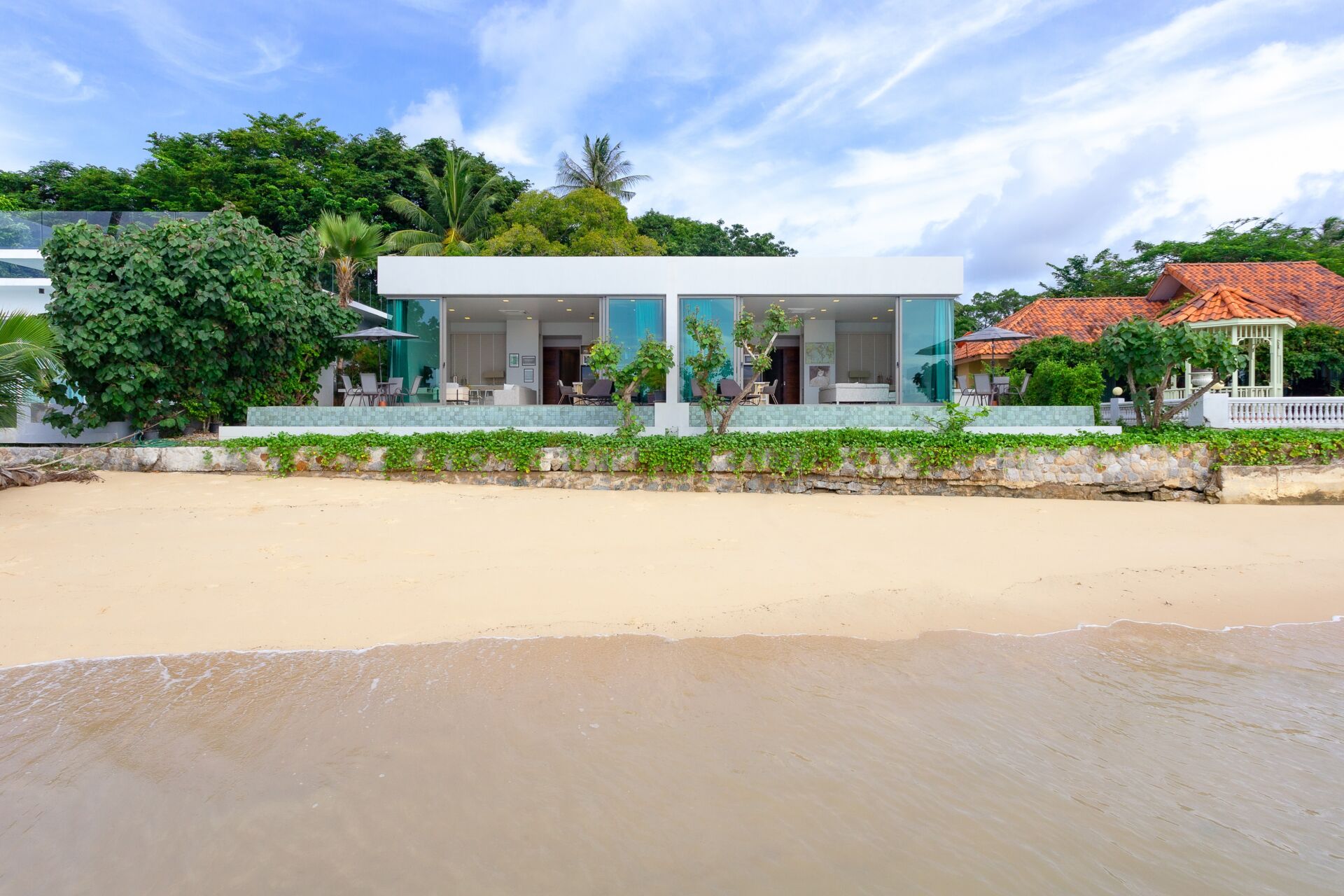 17_3-Bedroom Signature Beachfront Pool Villa 3-Bedroom Signature Beachfront Pool Villa for Rent in Rawai, Phuket