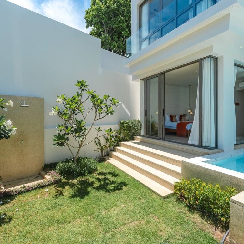 Luxury Modern Pool Villa for Sale in Bangtao, Phuket – Exclusive 4-Bedroom Residence in Cherng Talay