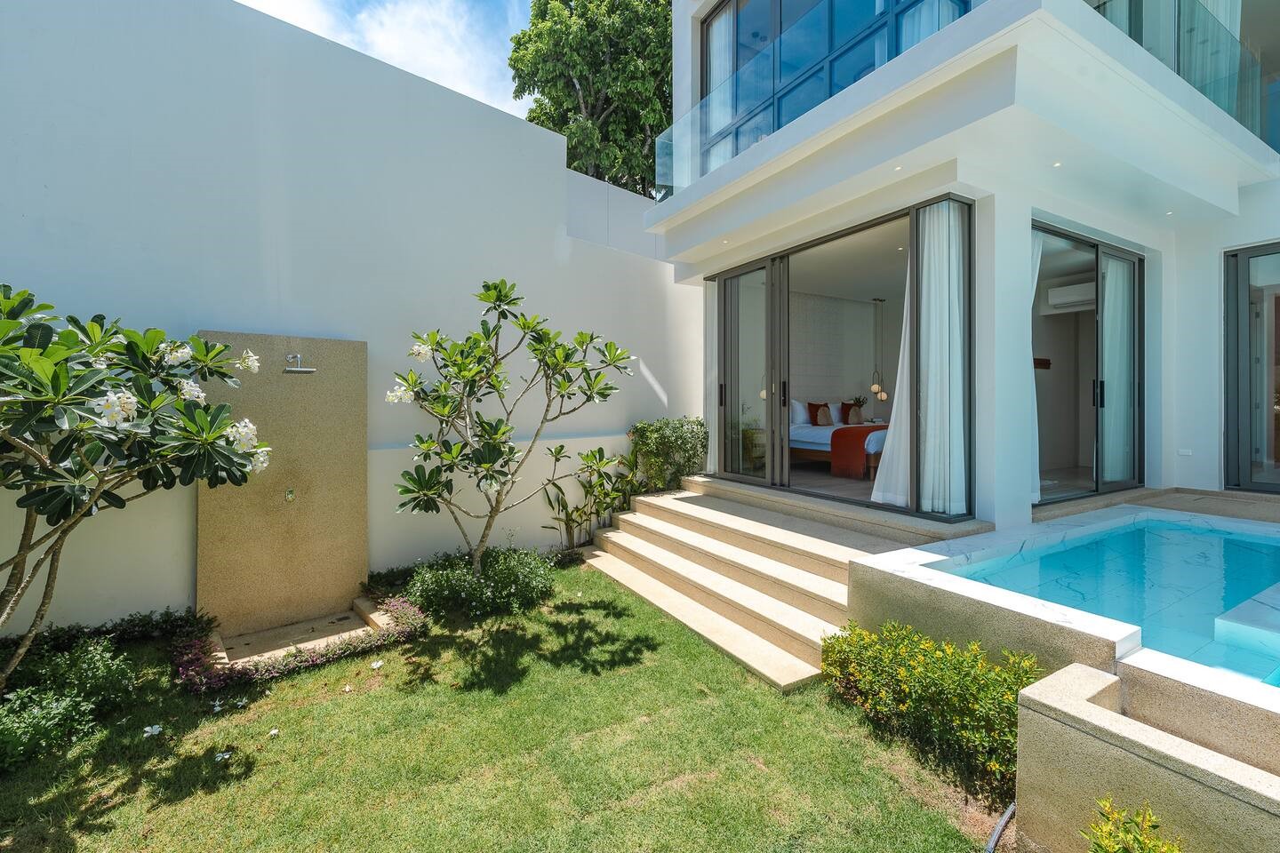 Luxury Modern Pool Villa for Sale in Bangtao, Phuket – Exclusive 4-Bedroom Residence in Cherng Talay