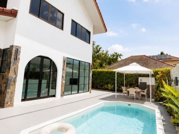 Modern Bali-Style 3 Bedroom Private Pool Villa for Rent in Pasak Soi 4, Cherngtalay, Phuket