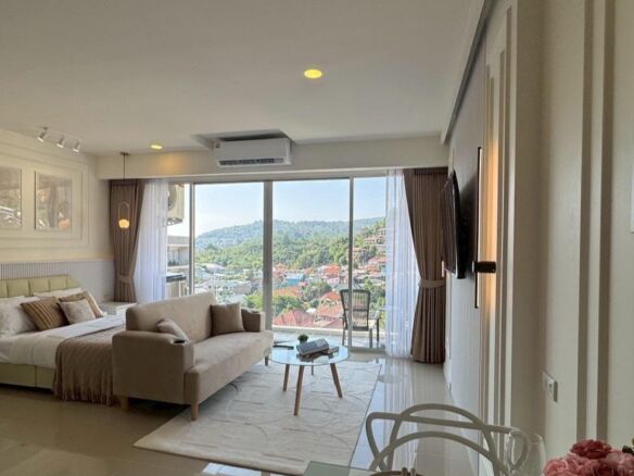 Chic Condo for Sale in Karon, Phuket – Fully Renovated Foreign-Friendly Investment Opportunity