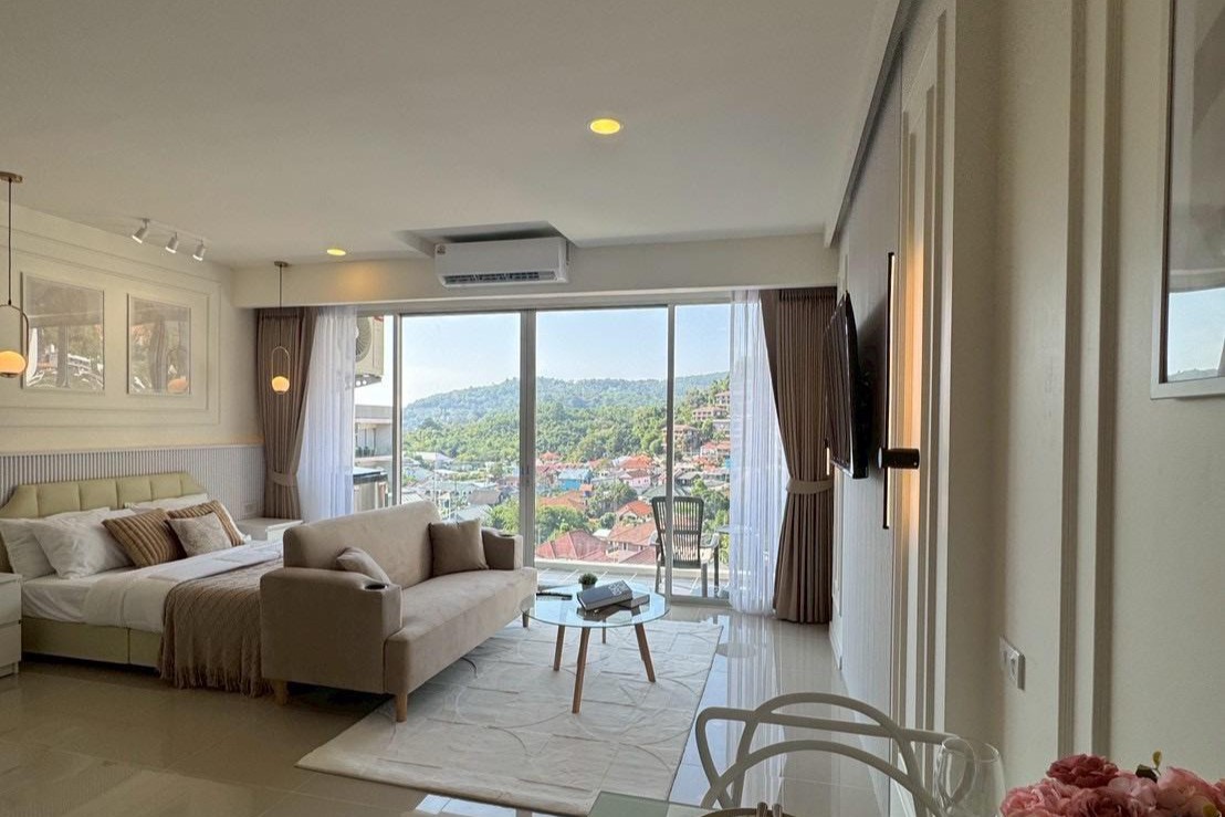 S__78446635_0 Chic Condo for Sale in Karon, Phuket – Fully Renovated Foreign-Friendly Investment Opportunity