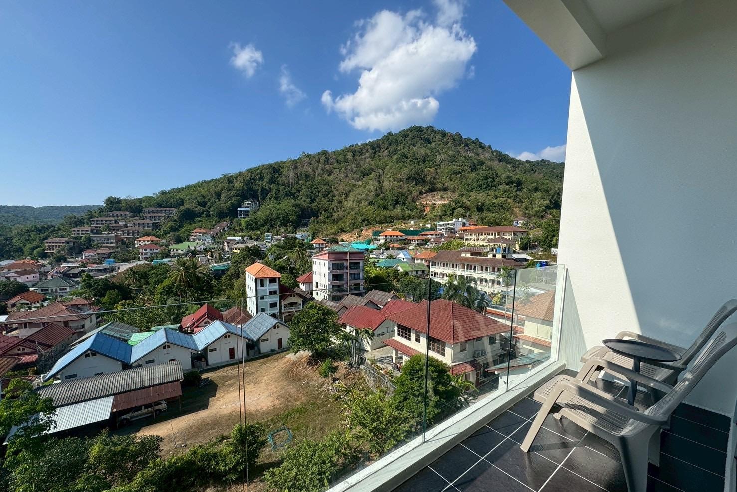 S__78446637_0 Chic Condo for Sale in Karon, Phuket – Fully Renovated Foreign-Friendly Investment Opportunity
