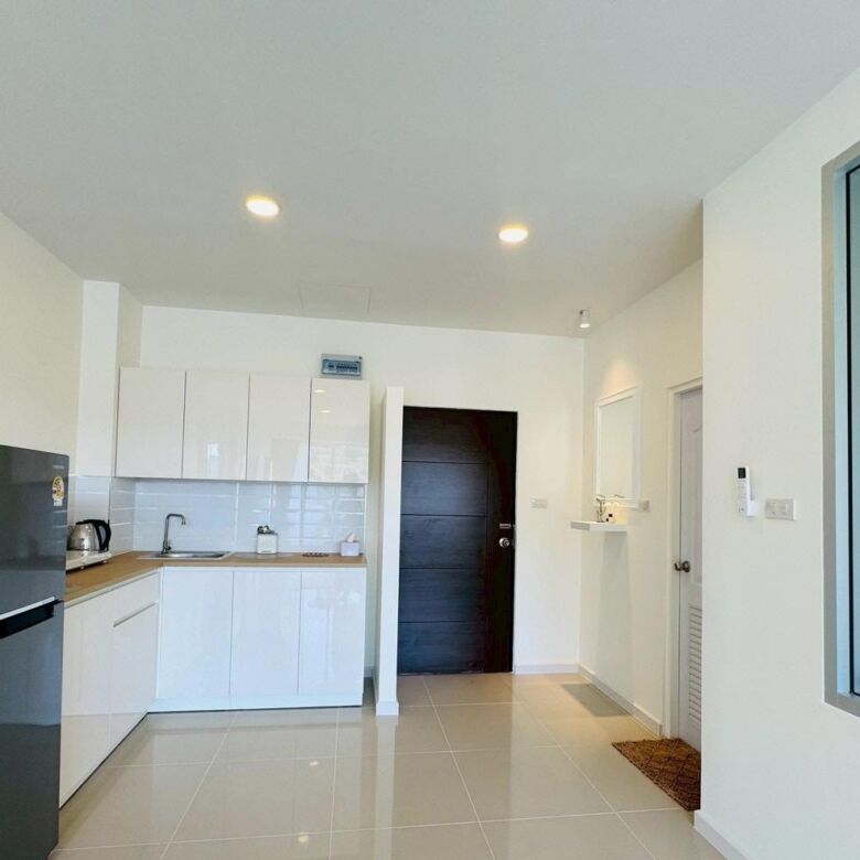 Chic Condo for Sale in Karon, Phuket – Fully Renovated Foreign-Friendly Investment Opportunity
