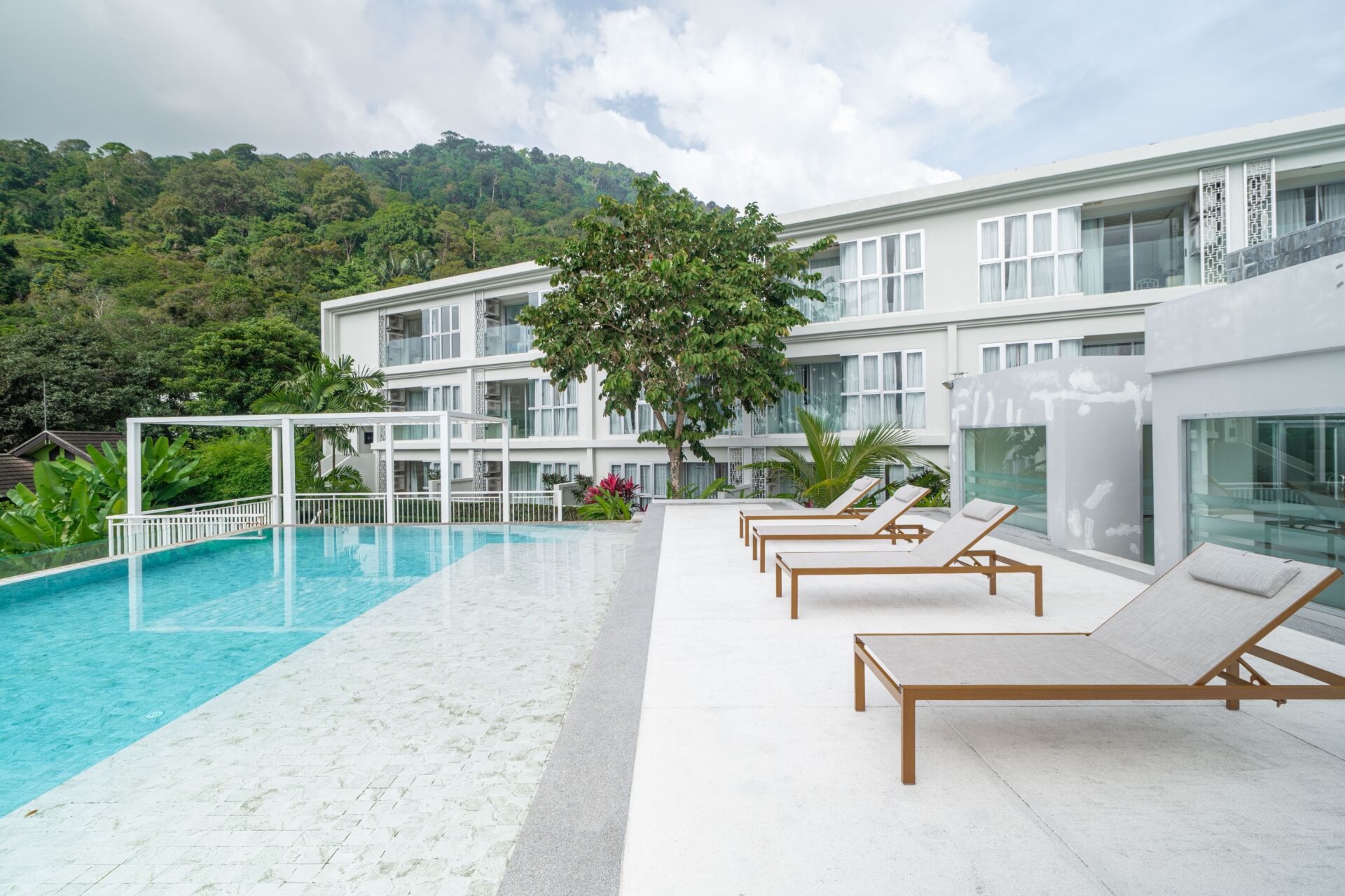 SEAVALE Residences Patong – Luxury Sea View Condominium in Phuket